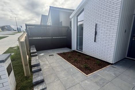 Photo of property in 17 Mahinga Kai Road, Orewa, 0931