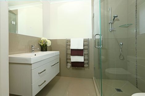 Photo of property in 5 Mcwhirters Farm Lane, Massey, Auckland, 0614