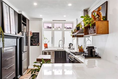 Photo of property in 409 Alexandra Street, Hastings, 4122