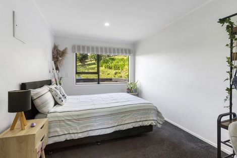 Photo of property in 231 Kaipara Road, Papakura, 2582