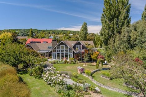 Photo of property in 270 Beacon Point Road, Wanaka, 9305