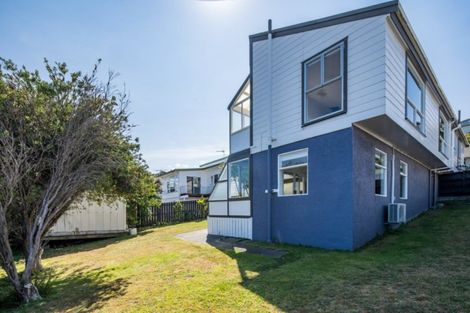 Photo of property in 16 Witham Street, Island Bay, Wellington, 6023