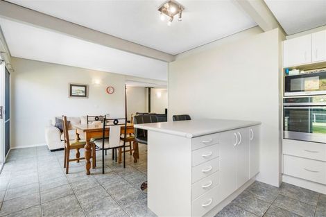 Photo of property in 5 Fairway Drive, Te Kamo, Whangarei, 0112