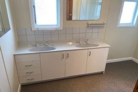 Photo of property in 27 Tokomaru Street, Welbourn, New Plymouth, 4312