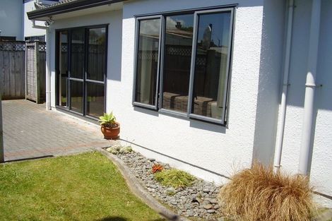 Photo of property in 2/45a Great South Road, Manurewa, Auckland, 2102