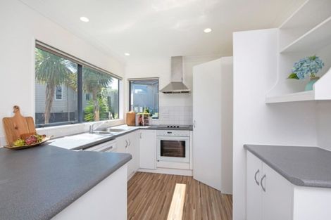 Photo of property in 3/6a Botany Road, Howick, Auckland, 2010