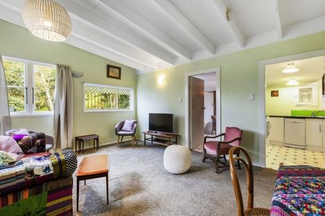 Photo of property in 227 Godley Road, Titirangi, Auckland, 0604