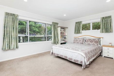 Photo of property in 17 Copperfield Terrace, Mellons Bay, Auckland, 2014