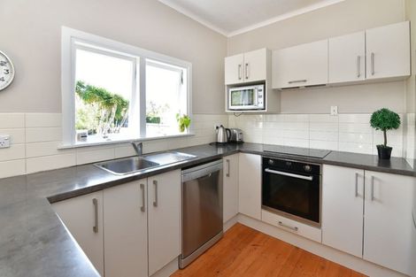 Photo of property in 11 Westbourne Road, Murrays Bay, Auckland, 0630