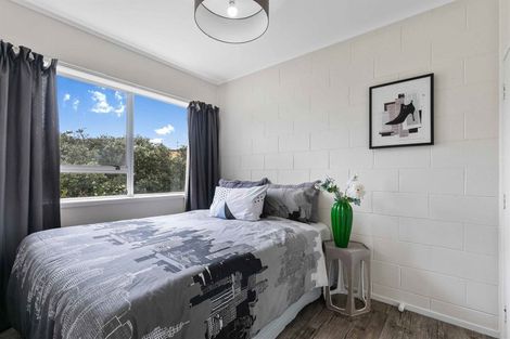 Photo of property in 1/2 Halberg Street, Glenfield, Auckland, 0629