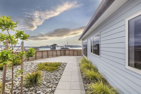 Photo of property in 7 Sue Dow Lane, Aotea, Porirua, 5024