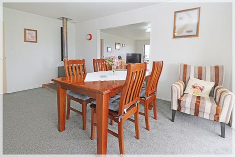 Photo of property in 37 Shortt Street, Foxton Beach, Foxton, 4815