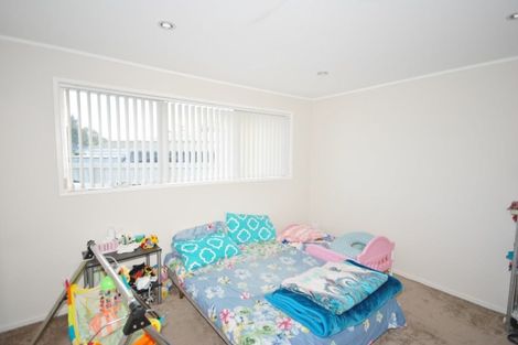 Photo of property in 16 Nan Place, Pakuranga Heights, Auckland, 2010