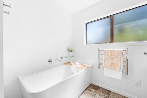 Photo of property in 1a Kauri Crescent, Snells Beach, 0920