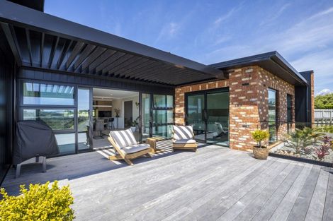 Photo of property in 51 Fernbrook Drive, Hurworth, New Plymouth, 4310
