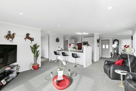 Photo of property in Trackside Villas, 27/91 Mako Mako Road, Levin, 5510