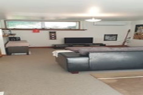 Photo of property in 28 Compton Street, Hillcrest, Auckland, 0627