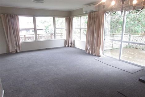 Photo of property in 4/649 Beach Road, Rothesay Bay, Auckland, 0630