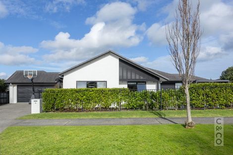 Photo of property in 19 Pohutukawa Parade, Riverhead, 0820