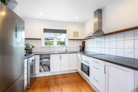 Photo of property in 18 Kamara Road, Glen Eden, Auckland, 0602