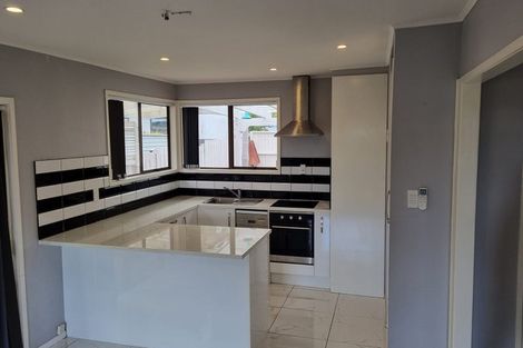 Photo of property in 79 Urlich Drive, Ranui, Auckland, 0612