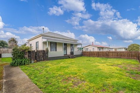 Photo of property in 26 Ross Street, Woodville, 4920