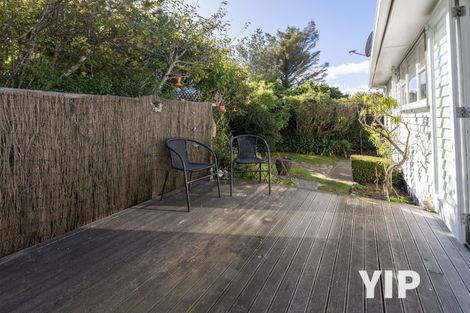 Photo of property in 10 Turville Crescent, Newlands, Wellington, 6037