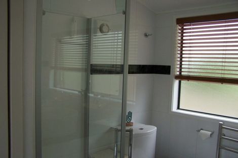 Photo of property in 2/4 Currell Way, Somerville, Auckland, 2014