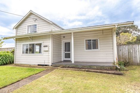 Photo of property in 30 Weraroa Road, Waverley, 4510