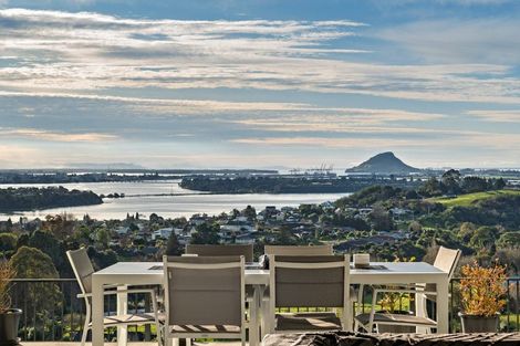 Photo of property in 42 Oceana Drive, Welcome Bay, Tauranga, 3175