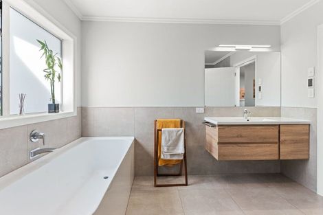 Photo of property in 4 Fantail Avenue, Carterton, 5713