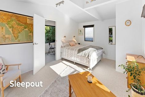 Photo of property in 15 Napier Grove, Waikanae Beach, Waikanae, 5036