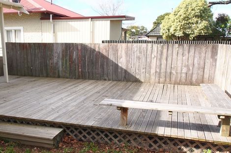 Photo of property in 400 Featherston Street, Palmerston North, 4414