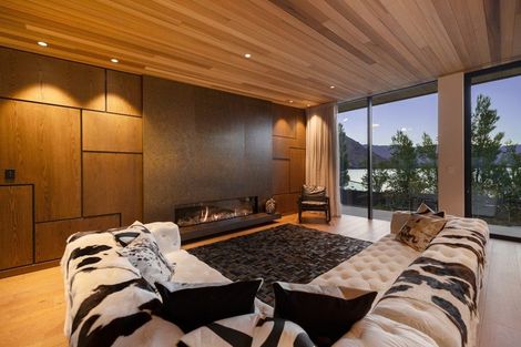 Photo of property in 335 Beacon Point Road, Wanaka, 9305