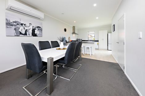 Photo of property in 6 Kohi Kai Place, Weymouth, Auckland, 2103