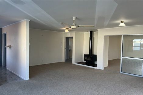 Photo of property in 2 Winslow Place, Levin, 5510