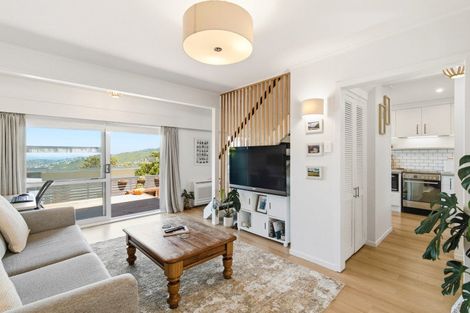 Photo of property in 12 Middlesex Place, Northland, Wellington, 6012