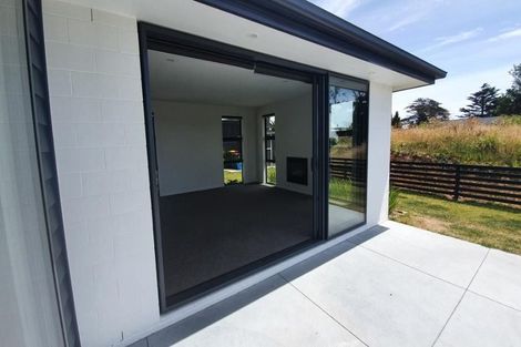 Photo of property in 2 Western Rise, Hurworth, New Plymouth, 4310