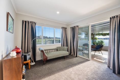 Photo of property in 66 Orotu Drive, Poraiti, Napier, 4112