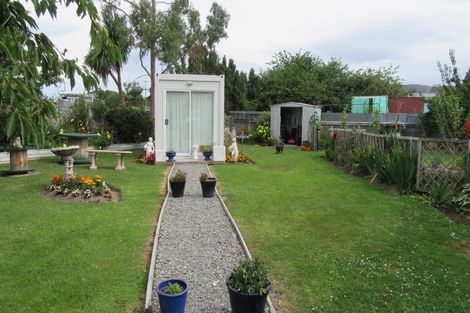 Photo of property in 85 Timaru Road, Waimate, 7924