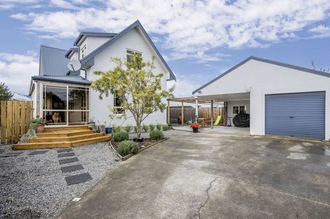 Photo of property in 10 Guildford Street, Levin, 5510
