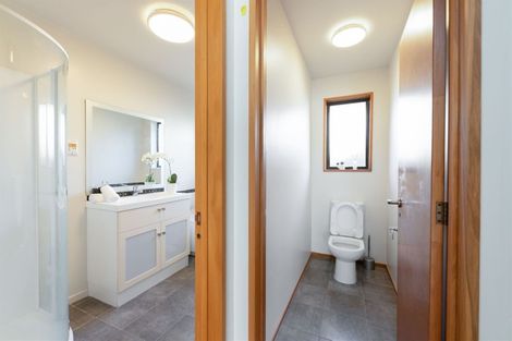 Photo of property in 18 Westgrove Avenue, Avonhead, Christchurch, 8042