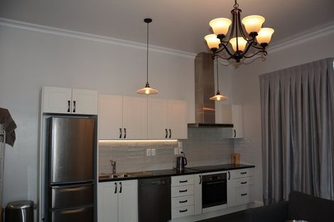 Photo of property in 15 Portland Crescent, Thorndon, Wellington, 6011