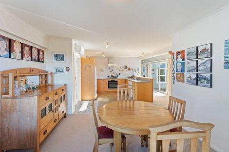 Photo of property in 38 Queens Road, Waikanae Beach, Waikanae, 5036