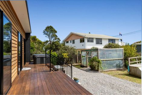 Photo of property in 33 Ngahue Crescent, Carters Beach, Westport, 7825