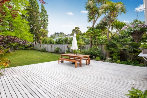 Photo of property in 10 Opanuku Road, Henderson Valley, Auckland, 0612