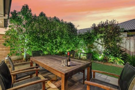 Photo of property in 12 Lombardia Way, Karaka, Papakura, 2113