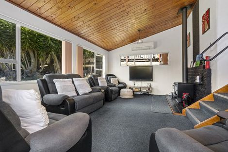 Photo of property in 24 Cumberland Crescent, Welcome Bay, Tauranga, 3112