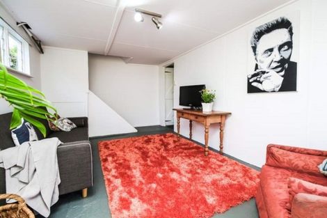 Photo of property in 182 Hutchinson Avenue, New Lynn, Auckland, 0600