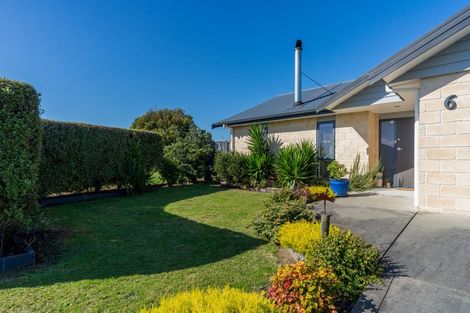 Photo of property in 6 Karlos Lane, Levin, 5510